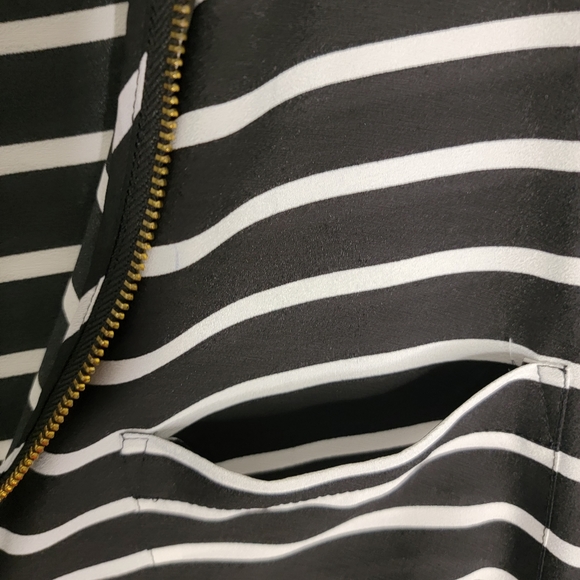 Calvin Klein Striped Blouse with Front Zipper Size 3X - Picture 4 of 6